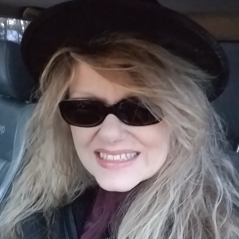 Meet your Posher, Denyce